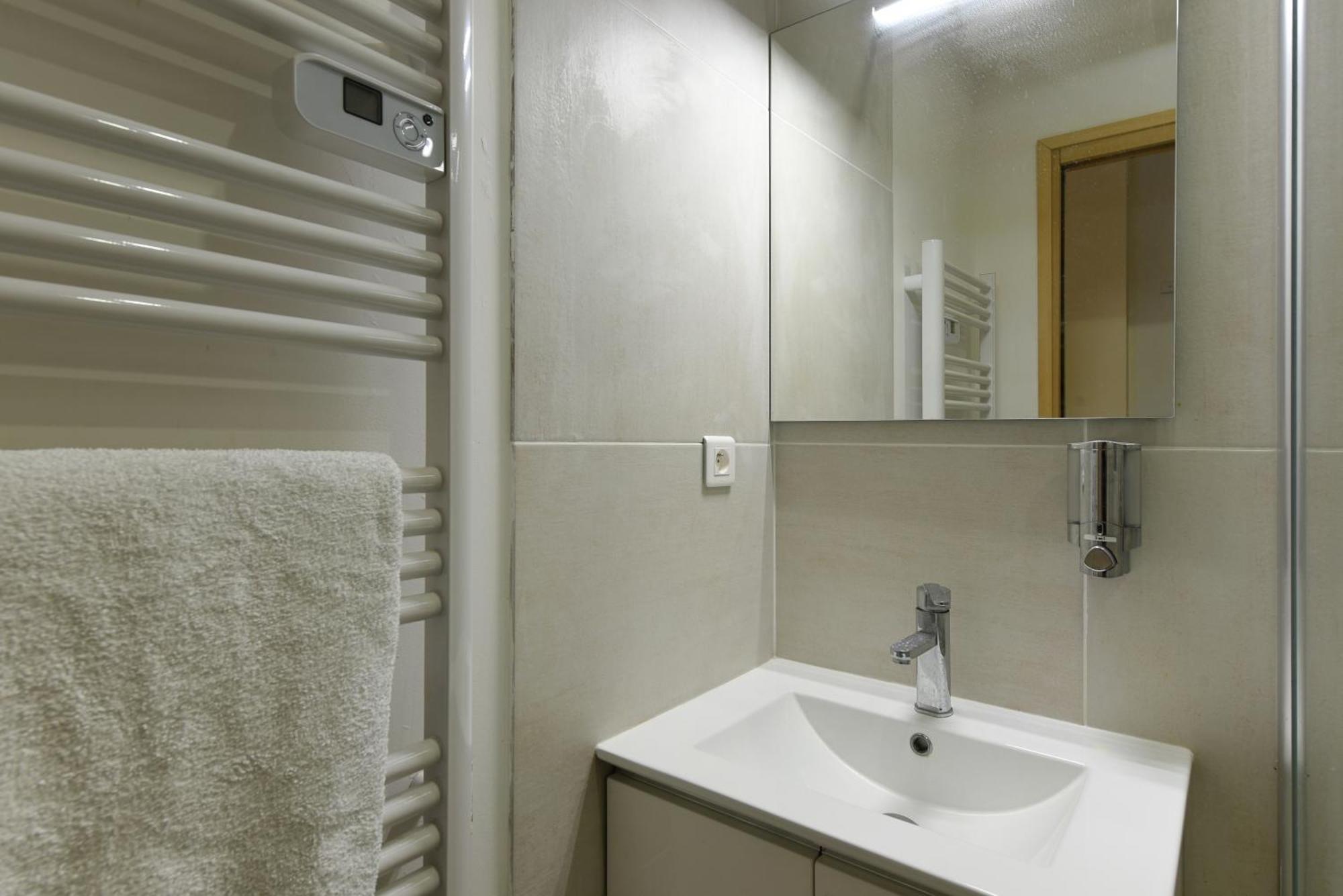 Provencal Studio Netflix Appart-Hotel-Provence La Fare-les-Oliviers Ngoại thất bức ảnh